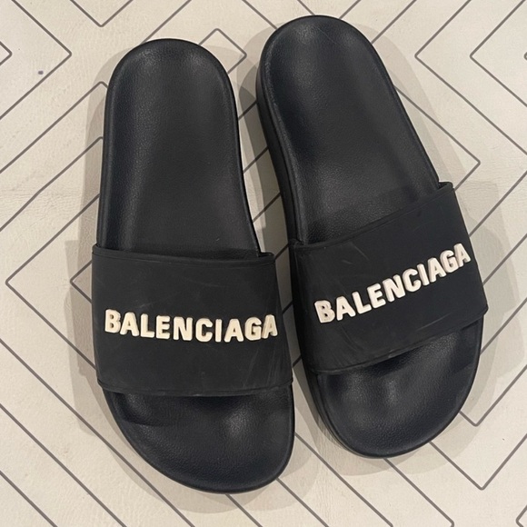 Balenciaga Pool Slides - Picture 1 of 2